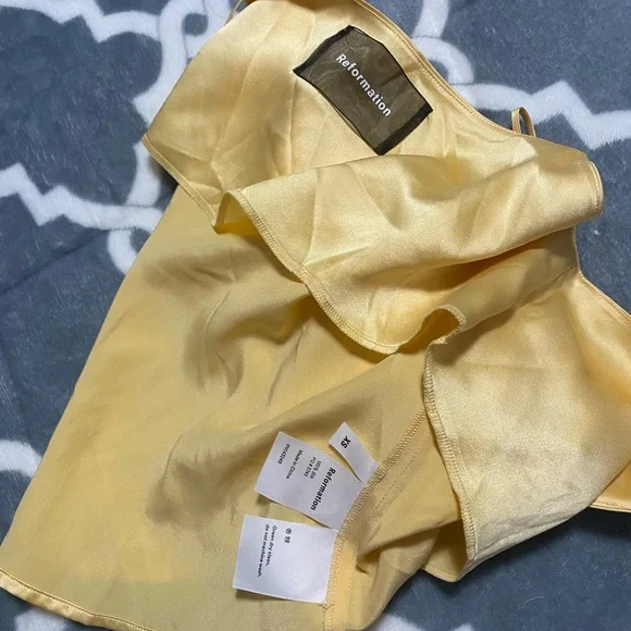Reformation gigi yellow silk top cami SZ XS - Picture 2 of 2